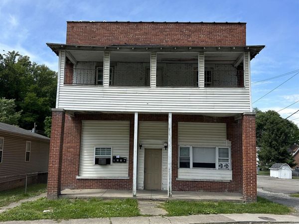 1017 17/12 26th, Huntington, WV 25705
