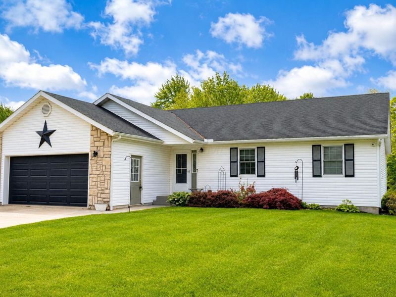 749 Country Club Drive , Howard, OH 43028 Photo 1