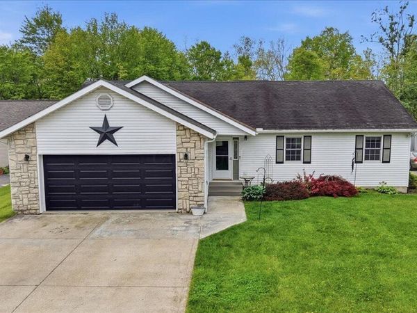 749 Country Club Drive, Howard, OH 43028