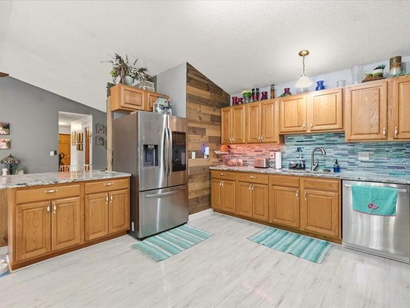 749 Country Club Drive, Howard, OH 43028 Photo 12