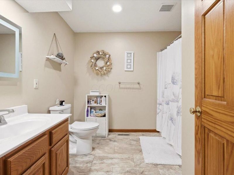 749 Country Club Drive, Howard, OH 43028 Photo 17