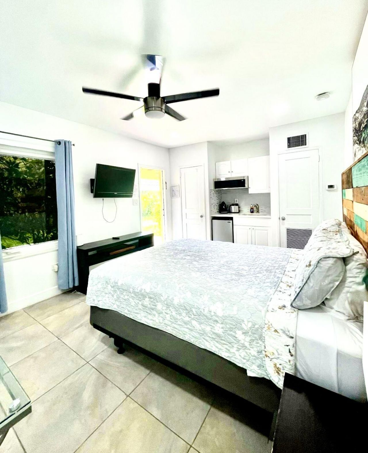 630 NE 17th Way, Fort Lauderdale, FL 33304 Photo