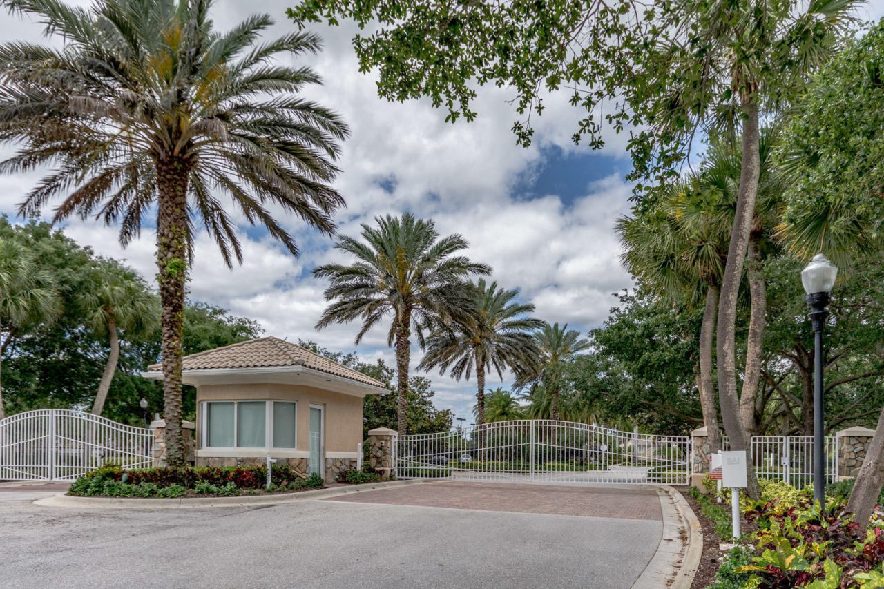 4705 Dovehill Drive, Palm Beach Gardens, FL 33418 Photo