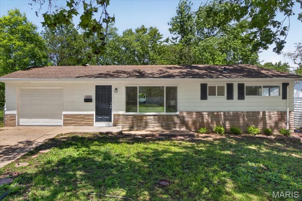 1621 Mowbry Lane, Saint Louis, MO 63136 Main Photo