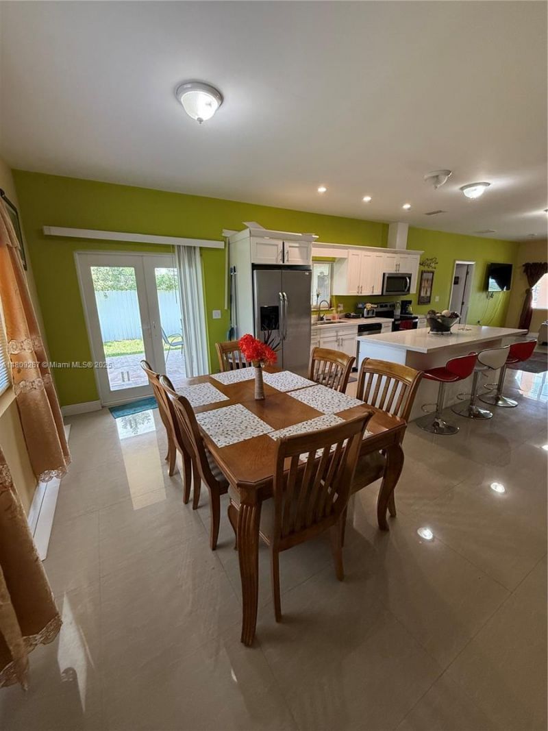 3560 NW 212th St , Miami Gardens, FL 33056 Photo