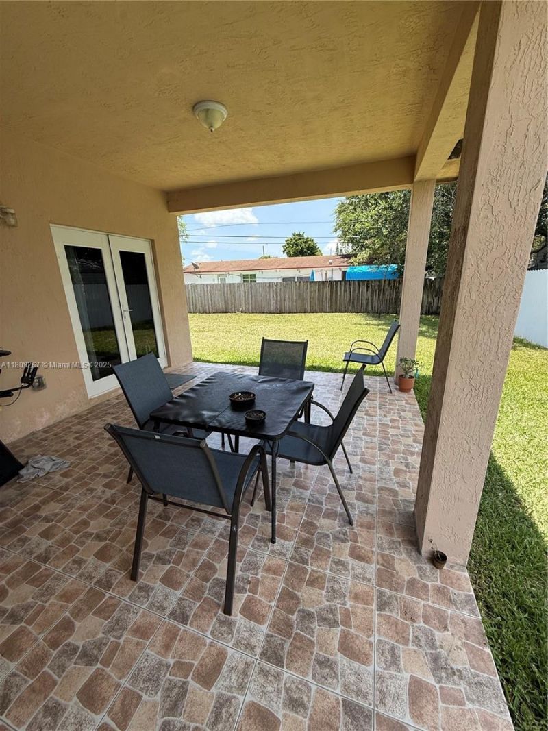 3560 NW 212th St , Miami Gardens, FL 33056 Photo