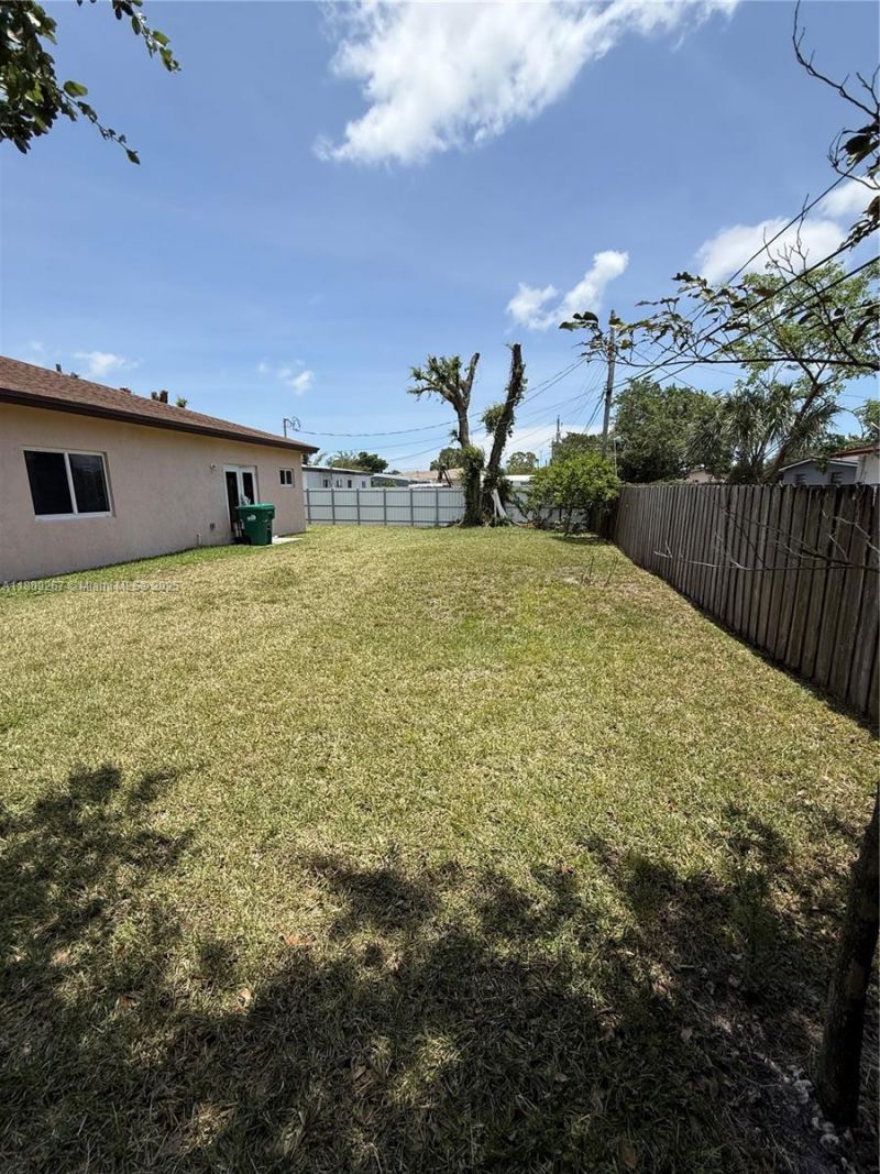 3560 NW 212th St , Miami Gardens, FL 33056 Photo
