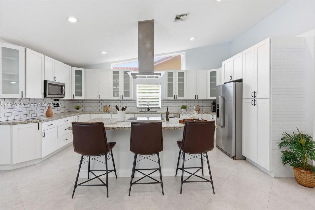 1135 Fairfax Ln, Weston, FL 33326 Photo