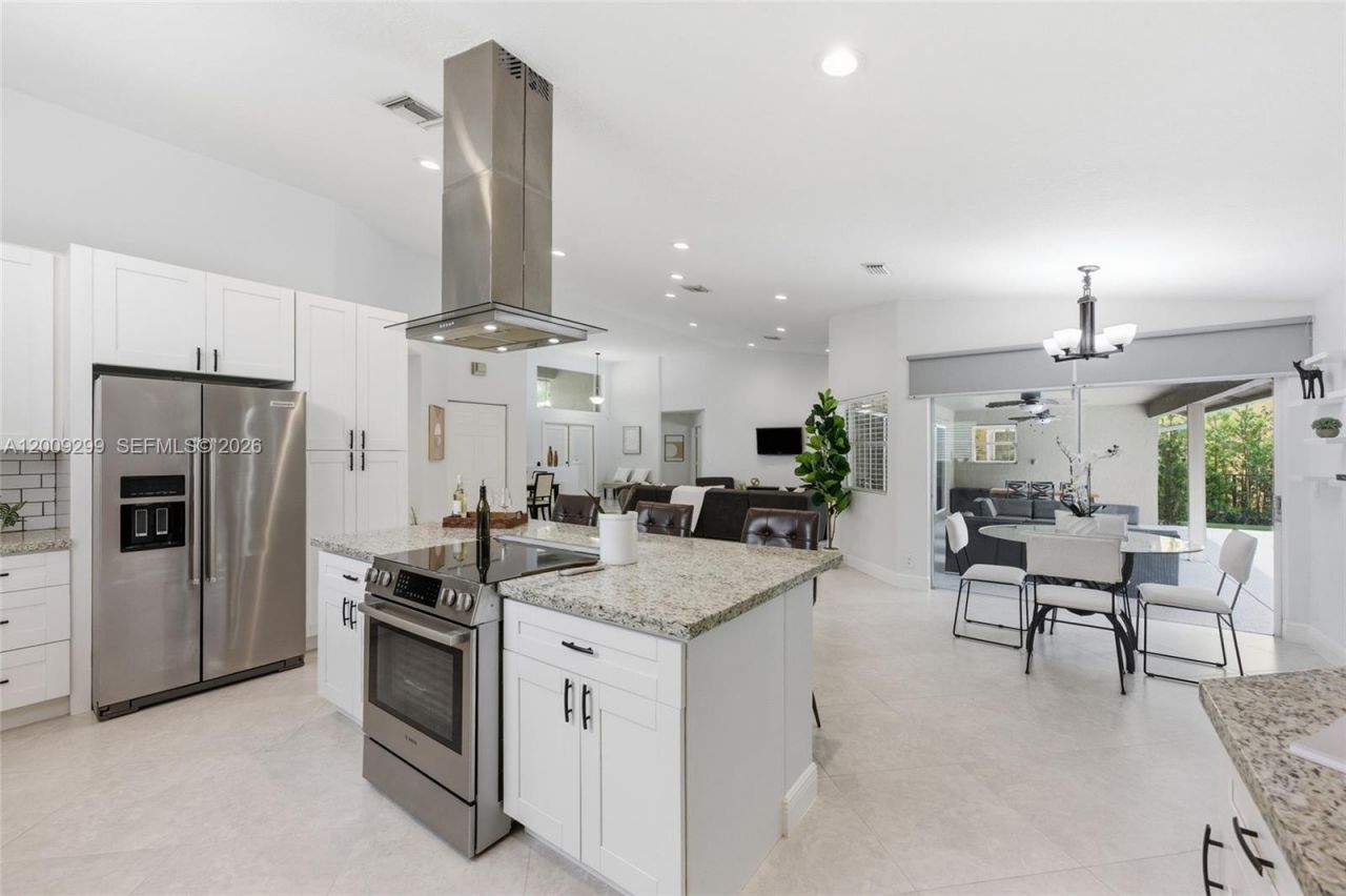 1135 Fairfax Ln, Weston, FL 33326 Photo