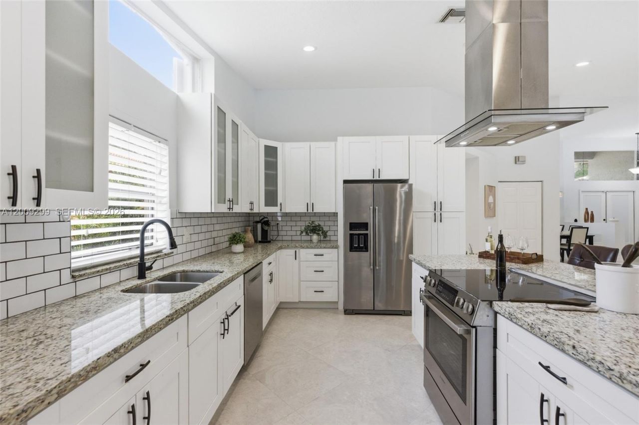 1135 Fairfax Ln, Weston, FL 33326 Photo