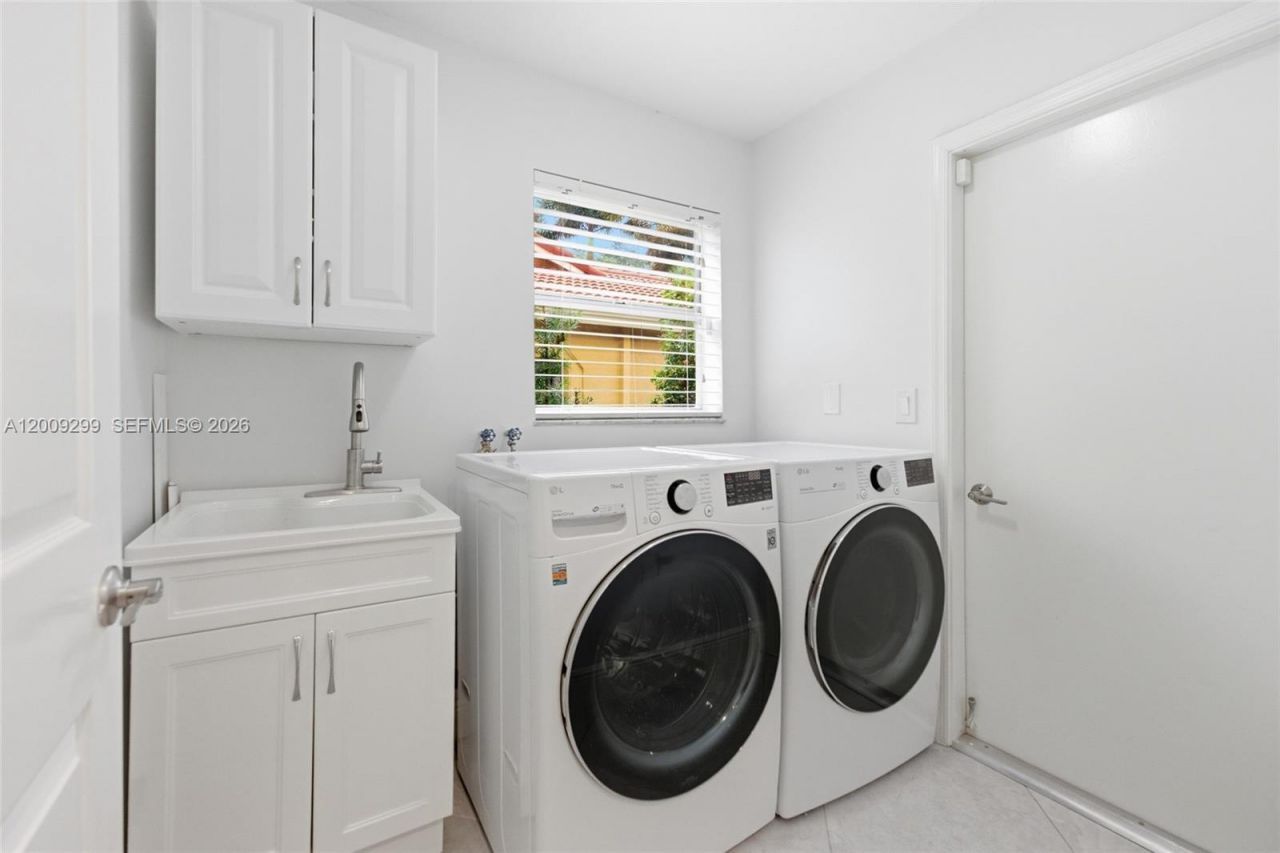 1135 Fairfax Ln, Weston, FL 33326 Photo