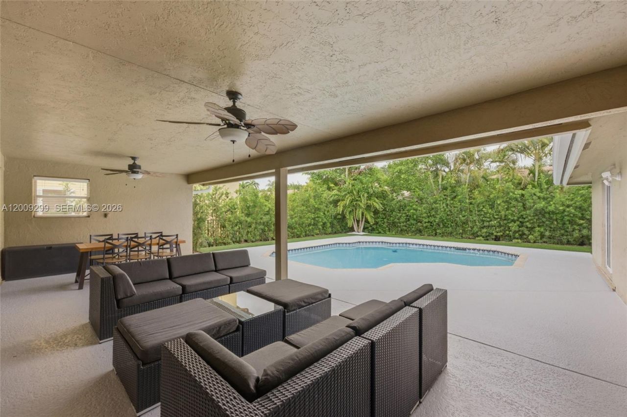 1135 Fairfax Ln, Weston, FL 33326 Photo