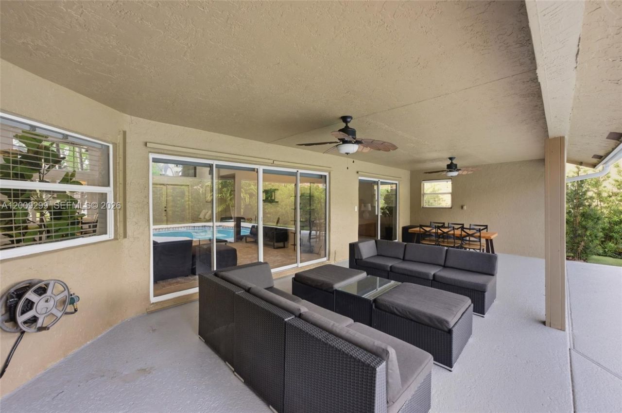 1135 Fairfax Ln, Weston, FL 33326 Photo