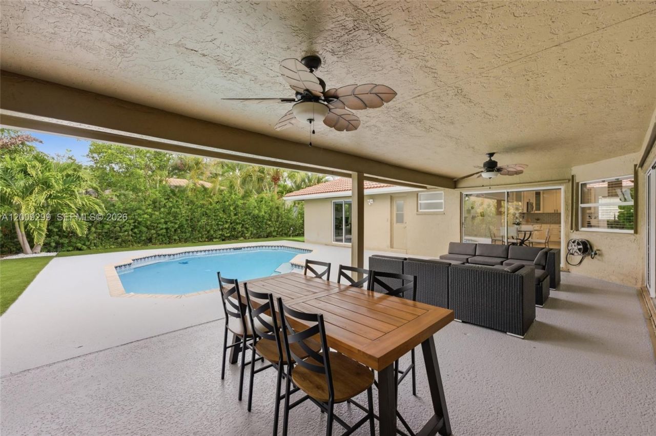 1135 Fairfax Ln, Weston, FL 33326 Photo