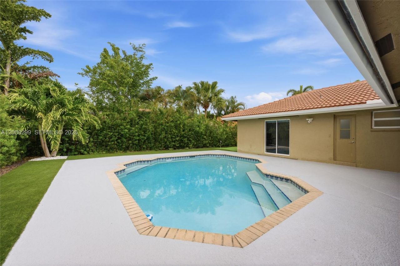 1135 Fairfax Ln, Weston, FL 33326 Photo