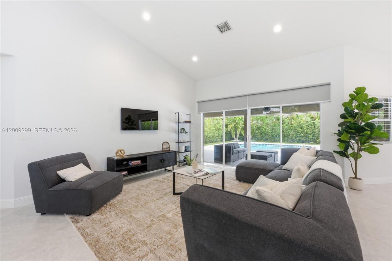 1135 Fairfax Ln, Weston, FL 33326 Photo