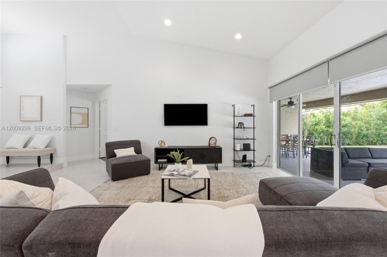 1135 Fairfax Ln, Weston, FL 33326 Photo