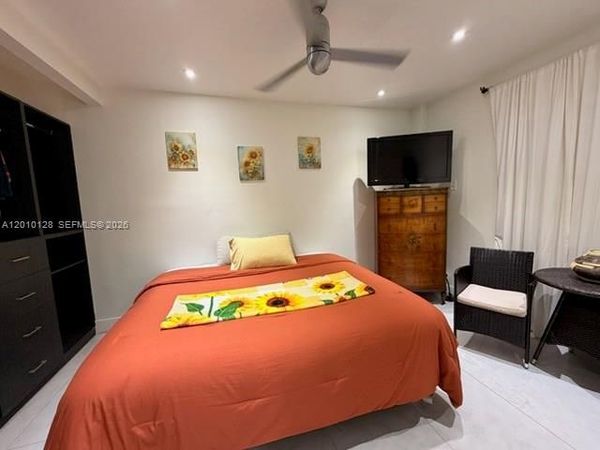 1043 NW 2nd St , Unit 3, Miami, FL 33128