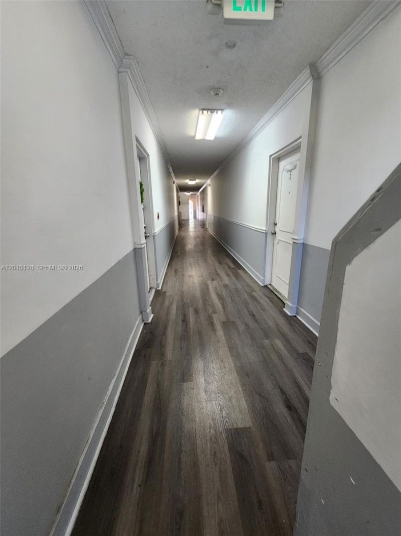 1043 NW 2nd St , Unit 3, Miami, FL 33128 Photo