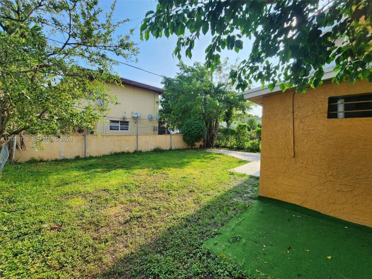 1043 NW 2nd St , Unit 3, Miami, FL 33128 Photo
