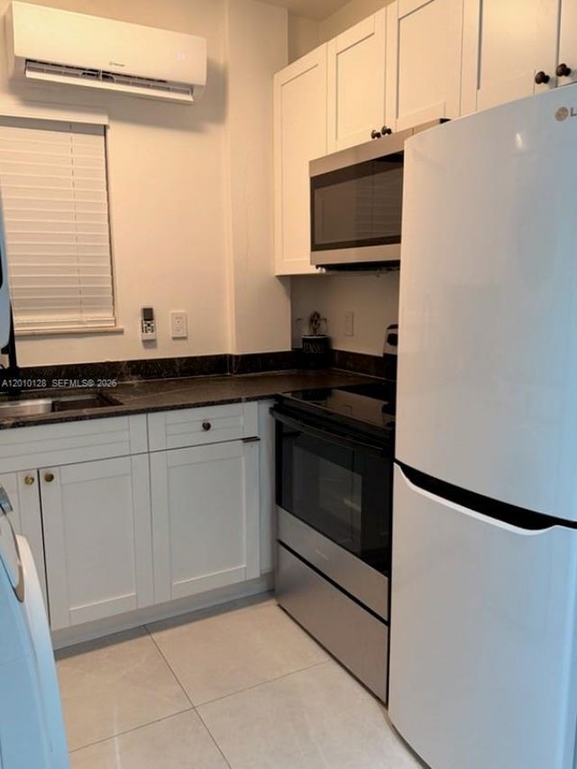 1043 NW 2nd St , Unit 3, Miami, FL 33128 Photo