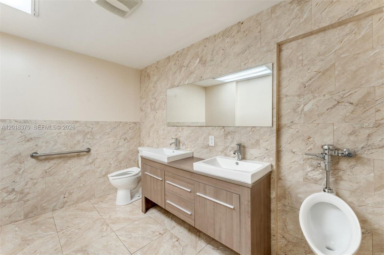 1378 SW 22nd St , Unit 2, Miami, FL 33145 Photo