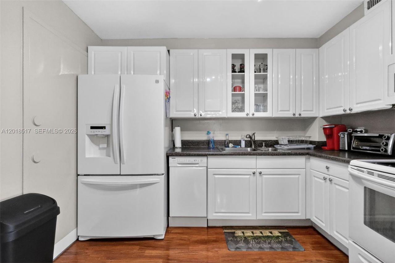 401 Golden Isles Dr , Unit 208, Hallandale Beach, FL 33009 Photo