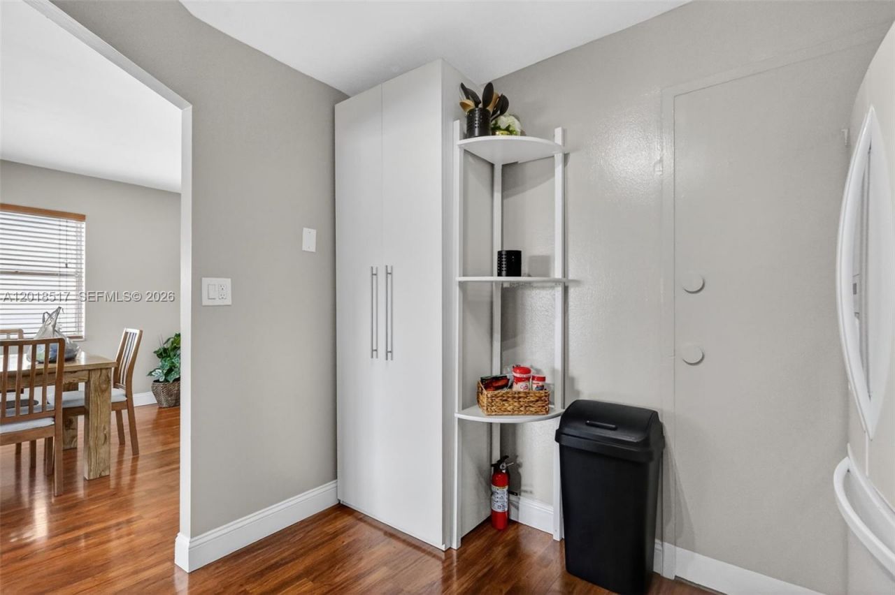 401 Golden Isles Dr , Unit 208, Hallandale Beach, FL 33009 Photo