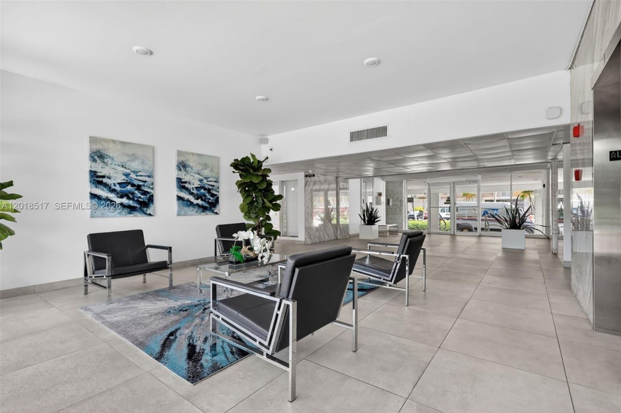 401 Golden Isles Dr , Unit 208, Hallandale Beach, FL 33009 Photo