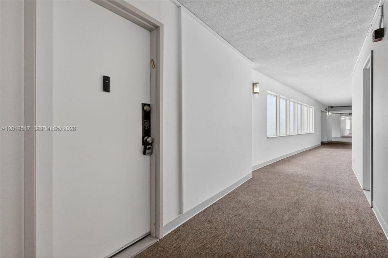 401 Golden Isles Dr , Unit 208, Hallandale Beach, FL 33009 Photo