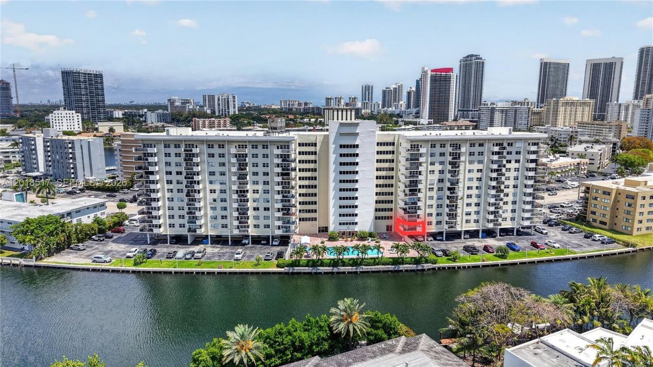 401 Golden Isles Dr , Unit 208, Hallandale Beach, FL 33009 Photo