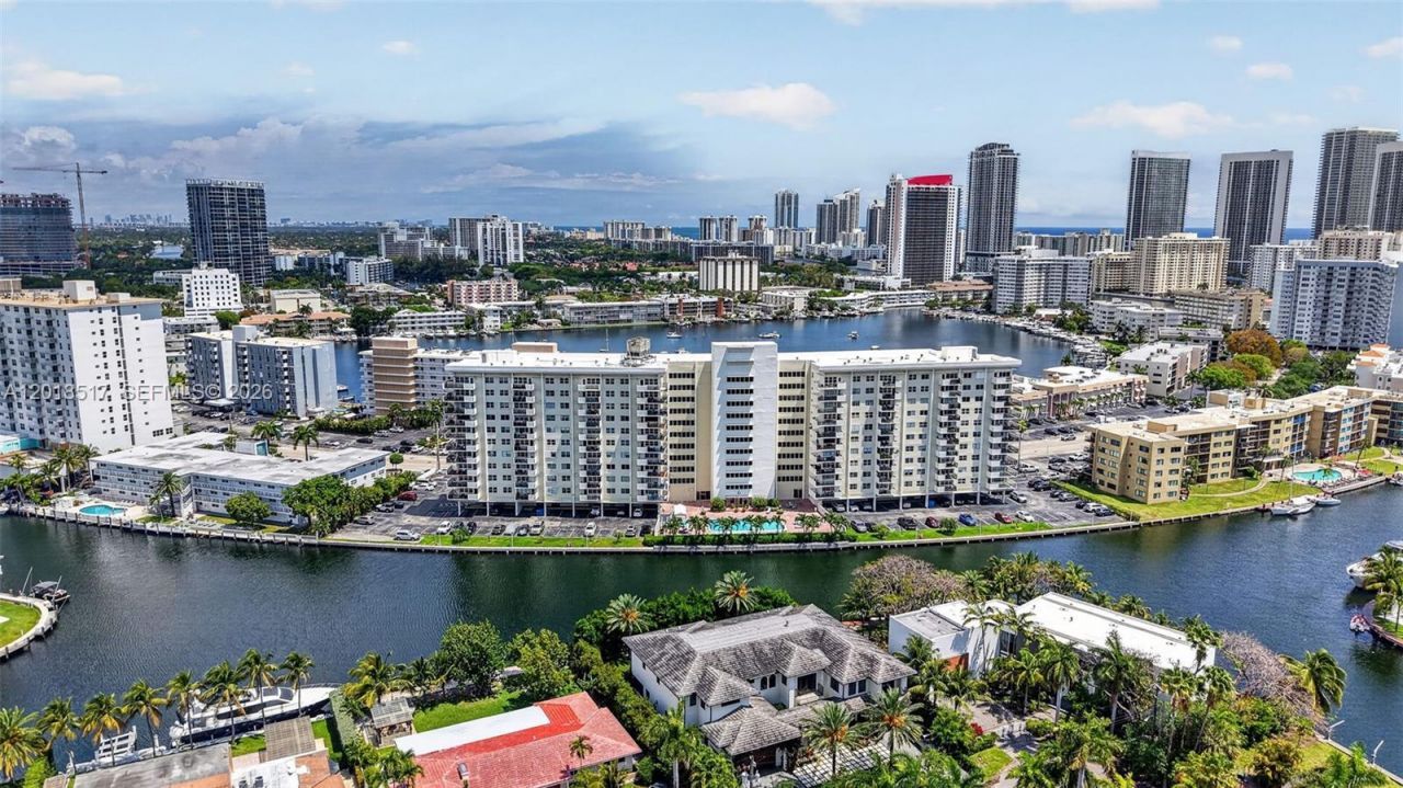 401 Golden Isles Dr , Unit 208, Hallandale Beach, FL 33009 Photo