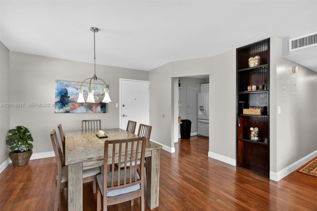 401 Golden Isles Dr , Unit 208, Hallandale Beach, FL 33009 Photo