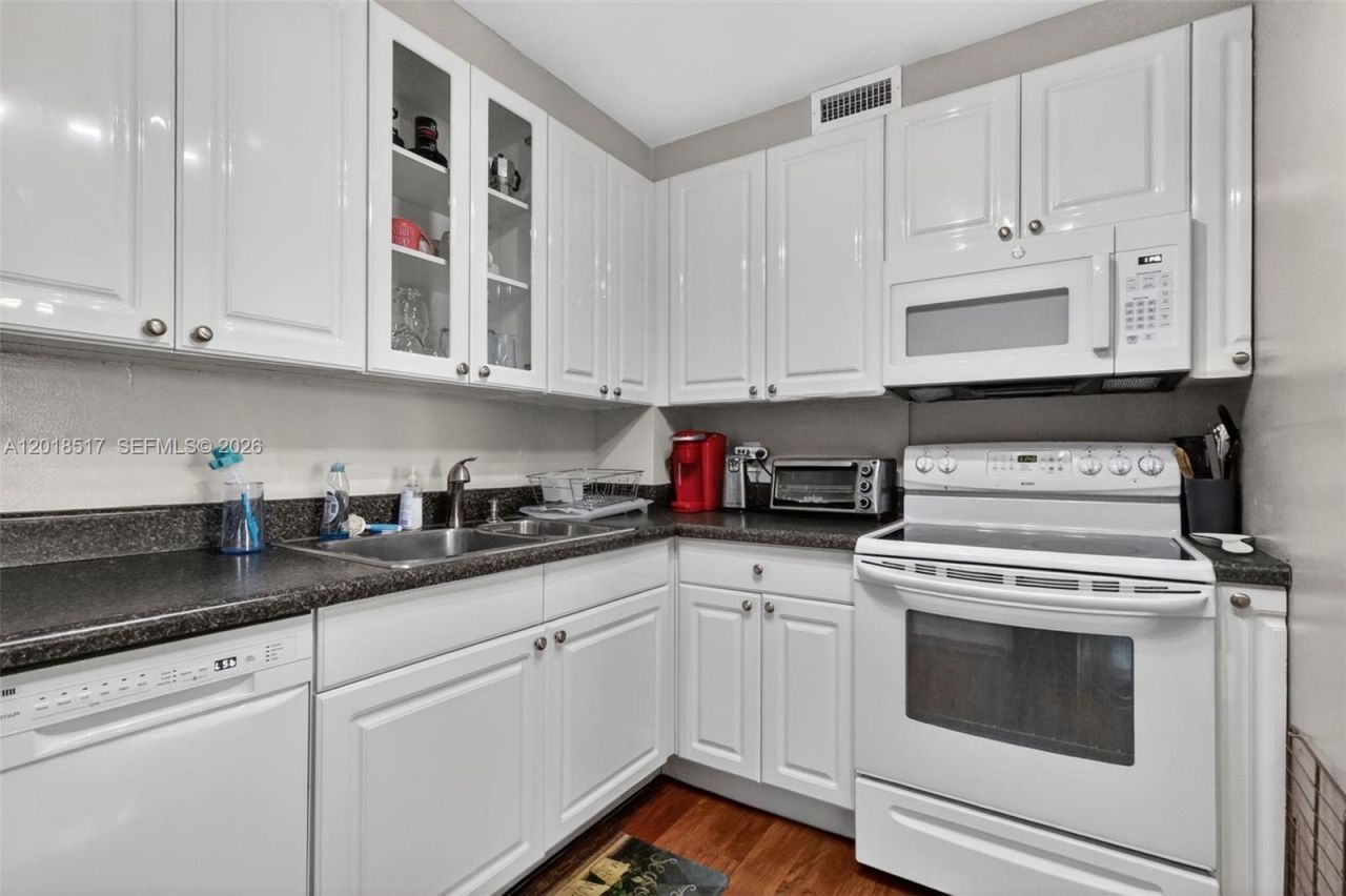 401 Golden Isles Dr , Unit 208, Hallandale Beach, FL 33009 Photo