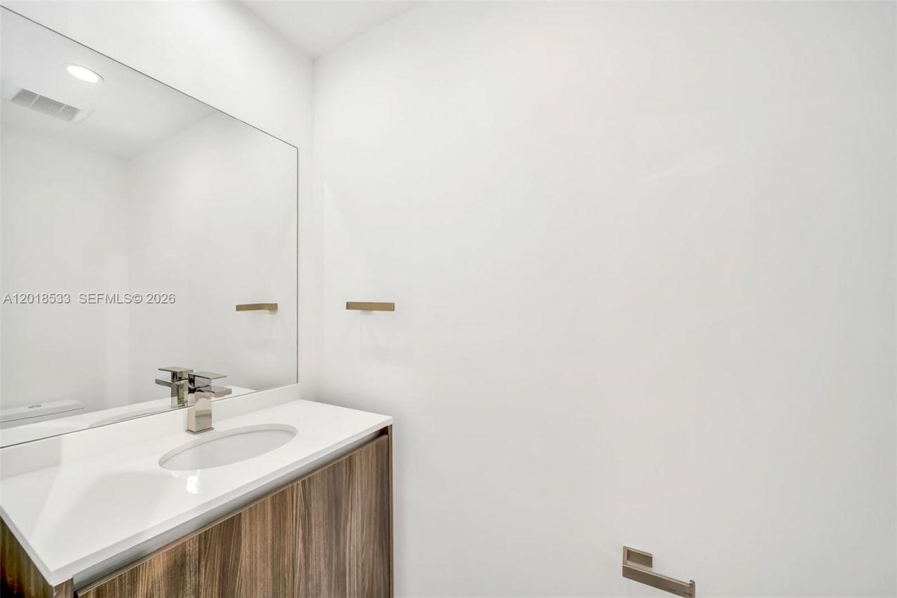 488 NE 18th St, Unit 4005, Miami, FL 33132 Photo