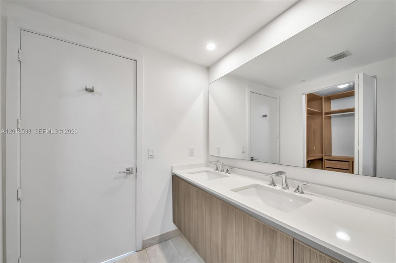 488 NE 18th St, Unit 4005, Miami, FL 33132 Photo