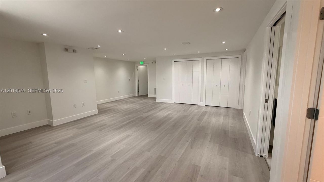 8335 NW 64th St , Unit 1, Medley, FL 33166 Photo