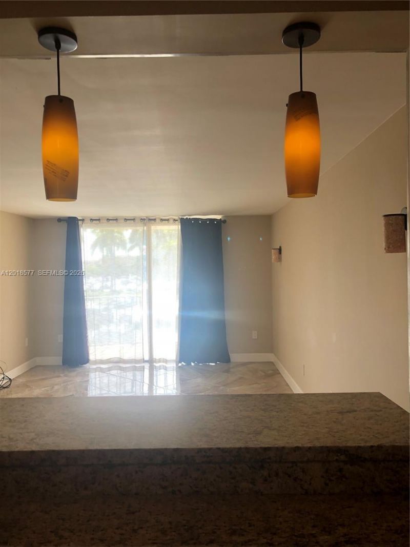 9350 Fontainebleau Blvd , Unit 204, Miami, FL 33172 Photo