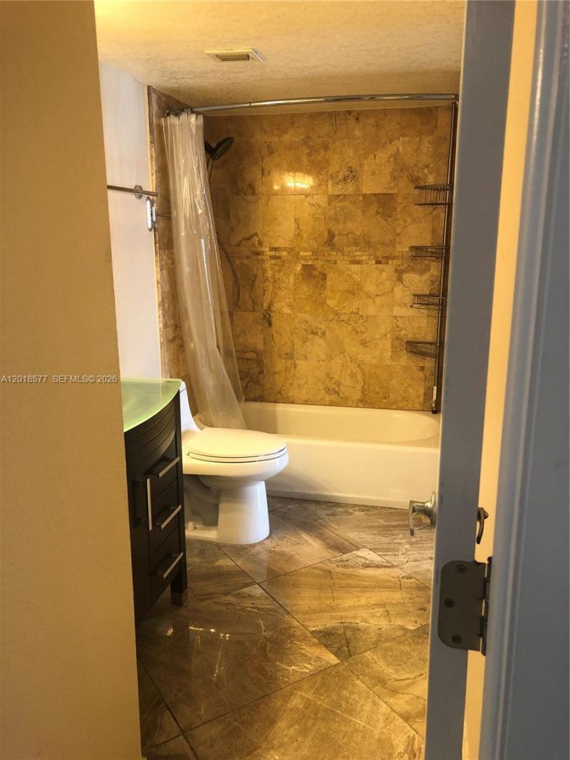 9350 Fontainebleau Blvd , Unit 204, Miami, FL 33172 Photo