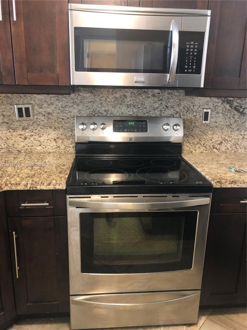 9350 Fontainebleau Blvd , Unit 204, Miami, FL 33172 Photo