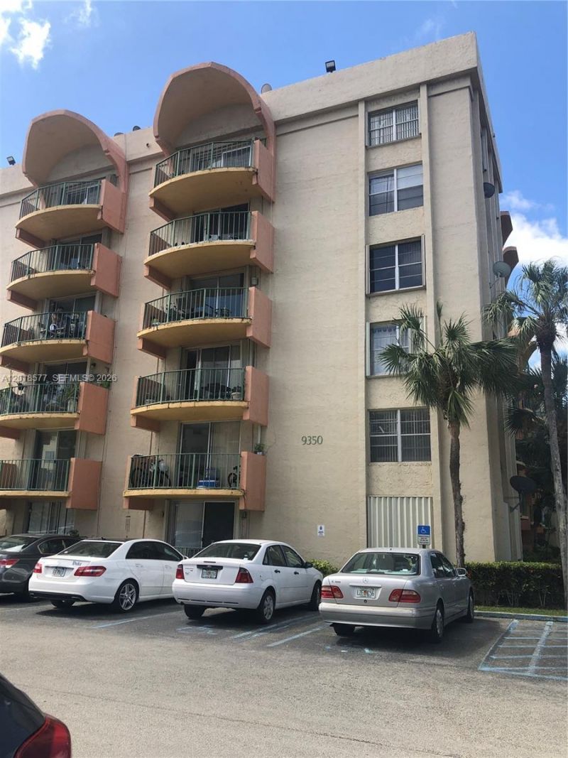 9350 Fontainebleau Blvd , Unit 204, Miami, FL 33172 Photo