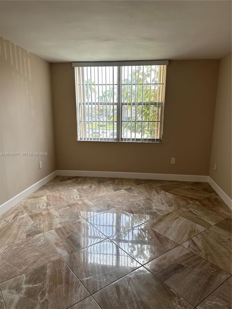 9350 Fontainebleau Blvd , Unit 204, Miami, FL 33172 Photo
