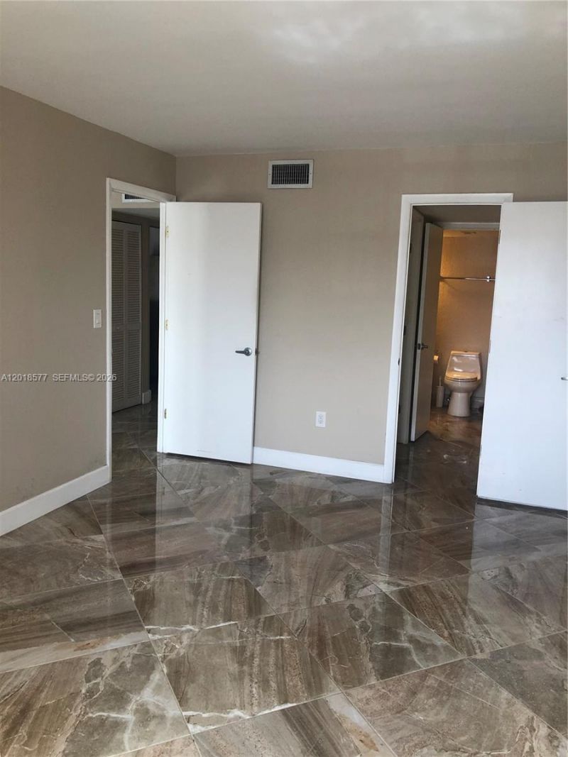 9350 Fontainebleau Blvd , Unit 204, Miami, FL 33172 Photo