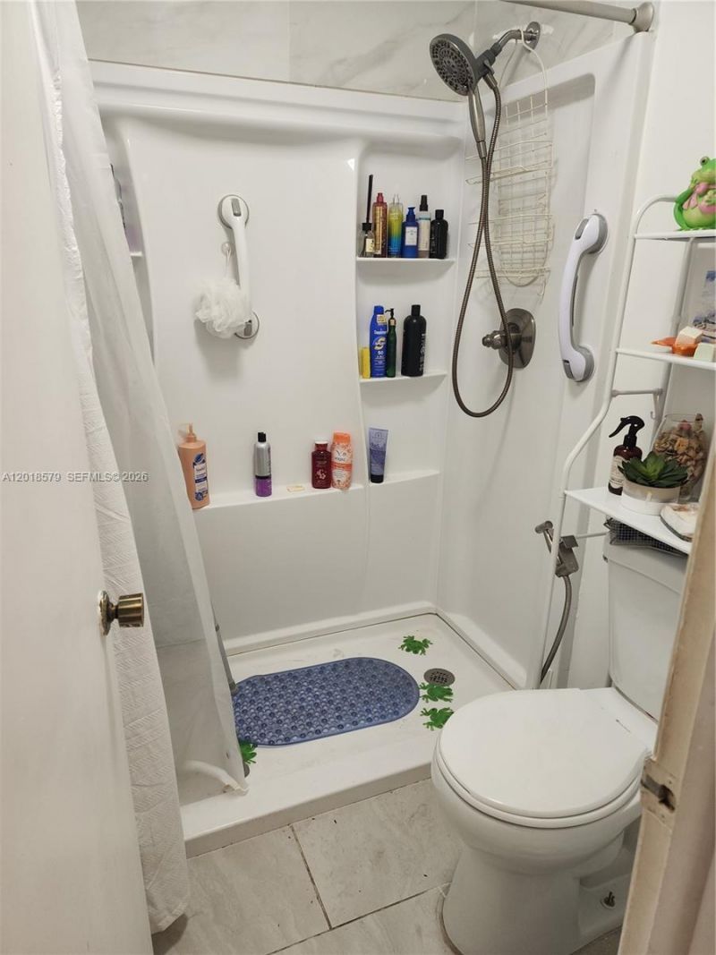 6095 W 19th Ave , Unit 205, Hialeah, FL 33012 Photo