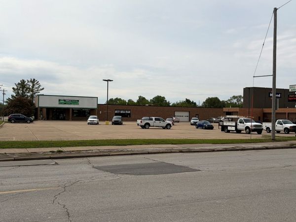 2825 Rockingham Road , Davenport, IA 52802