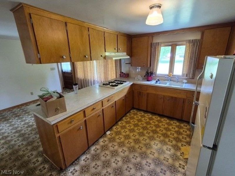 6391 Peach Street NE, Louisville, OH 44641 Photo 13
