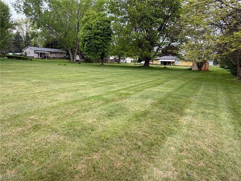 6391 Peach Street NE, Louisville, OH 44641 Photo 4