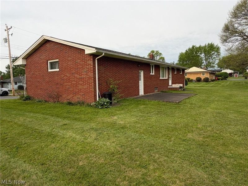 6391 Peach Street NE, Louisville, OH 44641 Photo 5