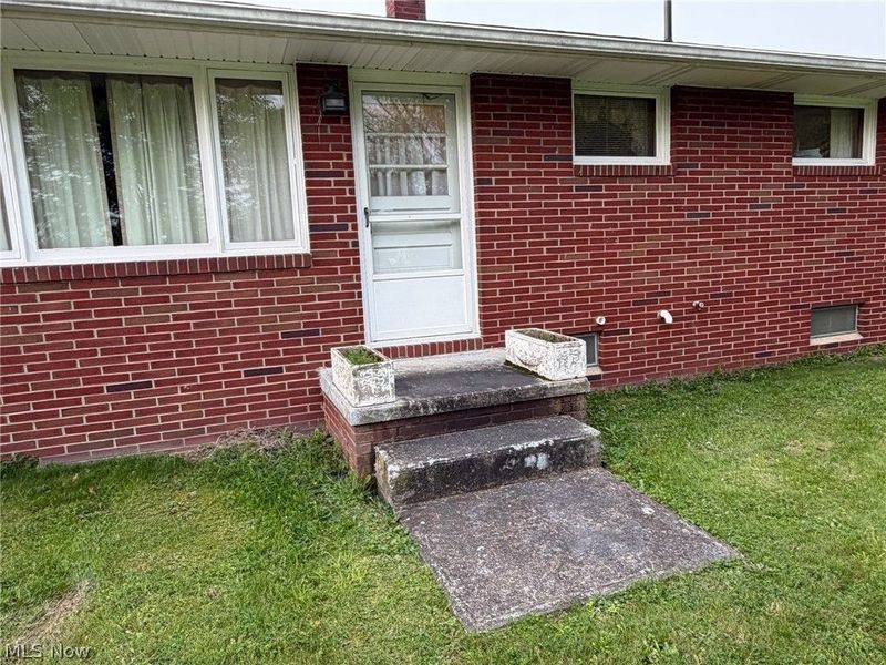 6391 Peach Street NE, Louisville, OH 44641 Photo 7