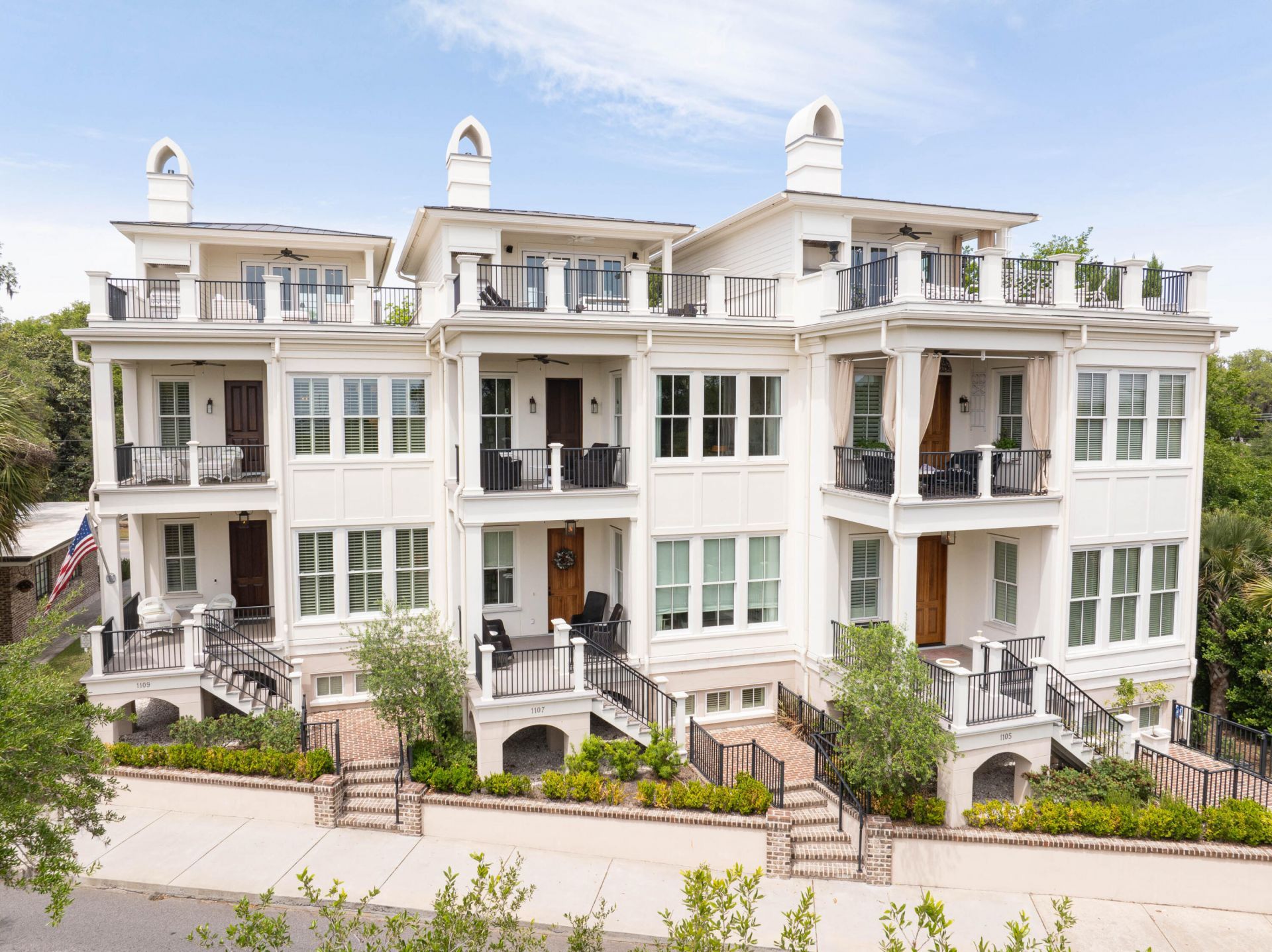 1109 Bay Street Photo 1